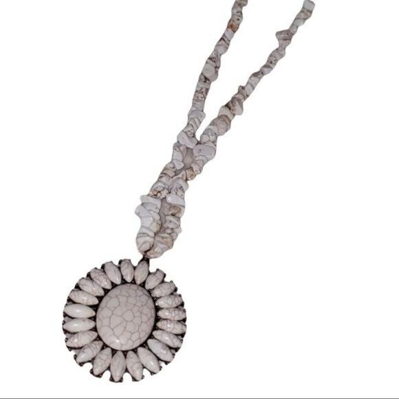 Cream Stone Medallion Necklace - Picture 1 of 2